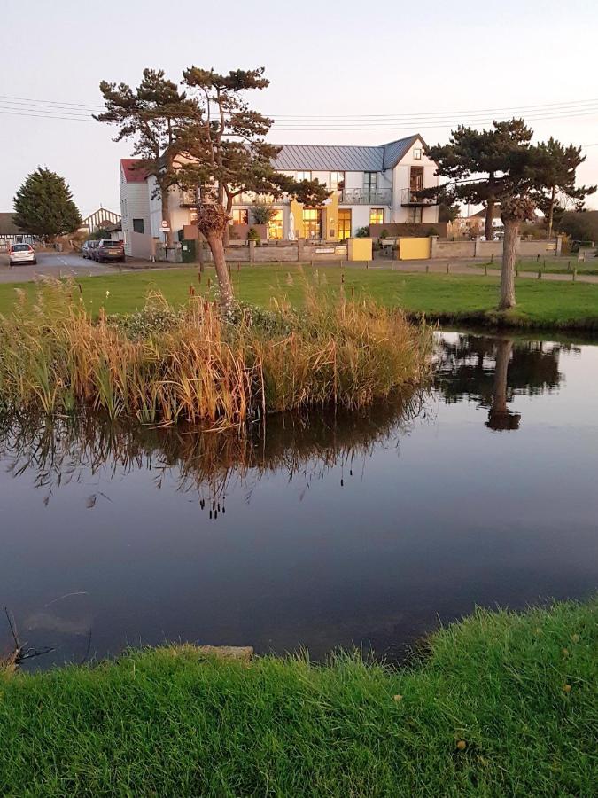 Regatta - A Lakeview Apartment In Thorpeness - Aldeburgh Coastal Cottages Bagian luar foto