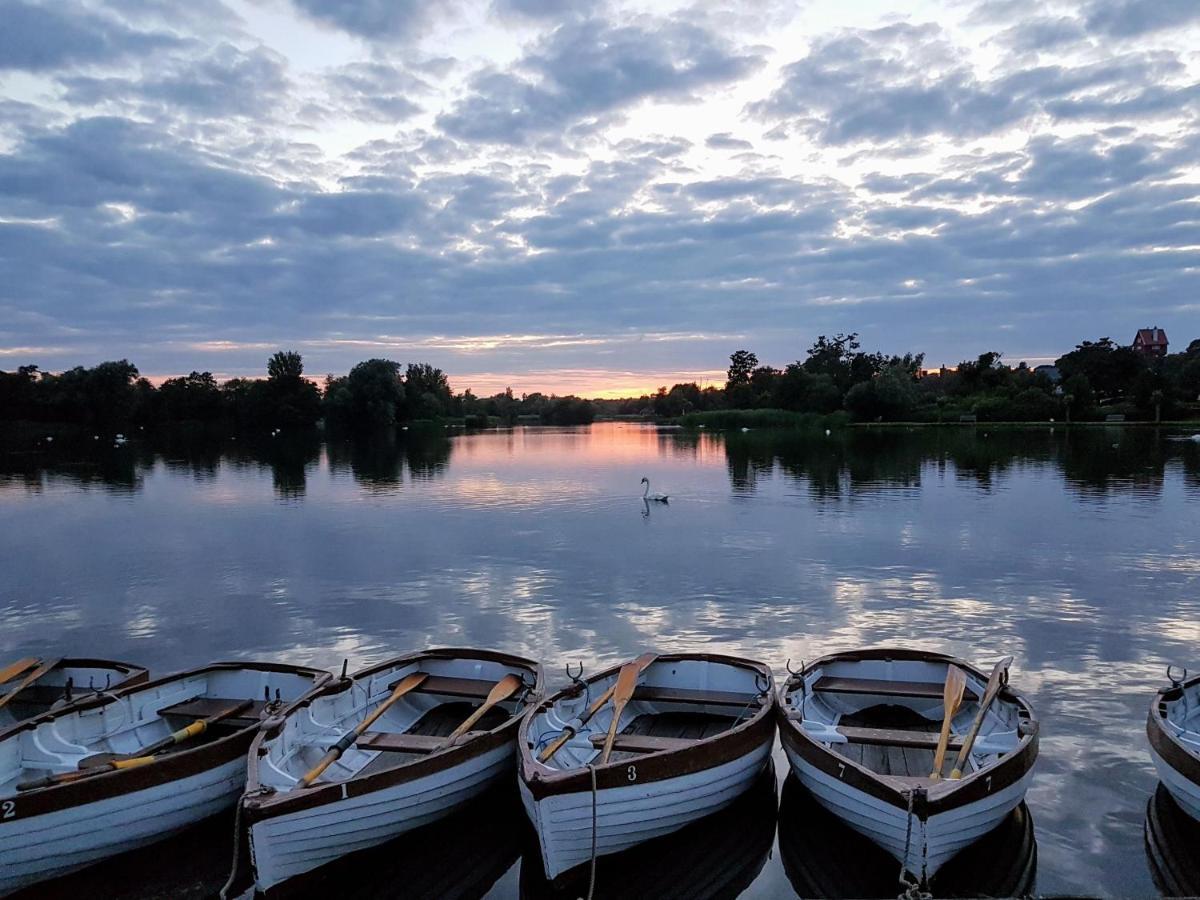 Regatta - A Lakeview Apartment In Thorpeness - Aldeburgh Coastal Cottages Bagian luar foto