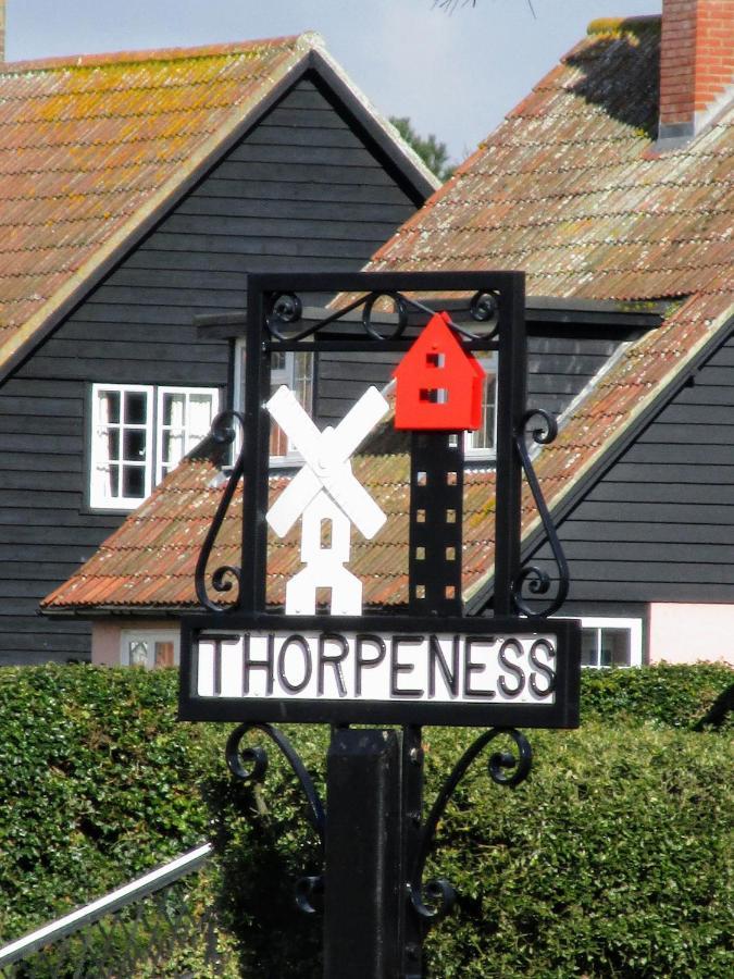 Regatta - A Lakeview Apartment In Thorpeness - Aldeburgh Coastal Cottages Bagian luar foto